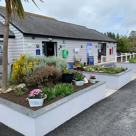 Edge Of Padstow, 2 Bedroom Luxury Lodge