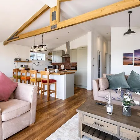 Edge Of Padstow, 2 Bedroom Luxury Lodge Padstow